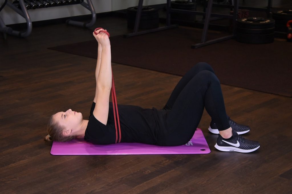 Wyciskanie leżąc z gumą power band - just be fit