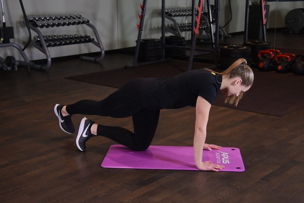 Unoszenie i przywodzenie nogi w klęku podpartym Unoszenie i przywodzenie nogi w klęku podpartym