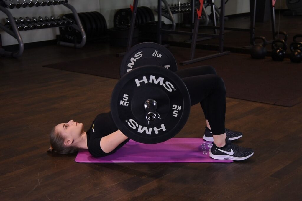 Wznosy bioder ze sztangą just be fit